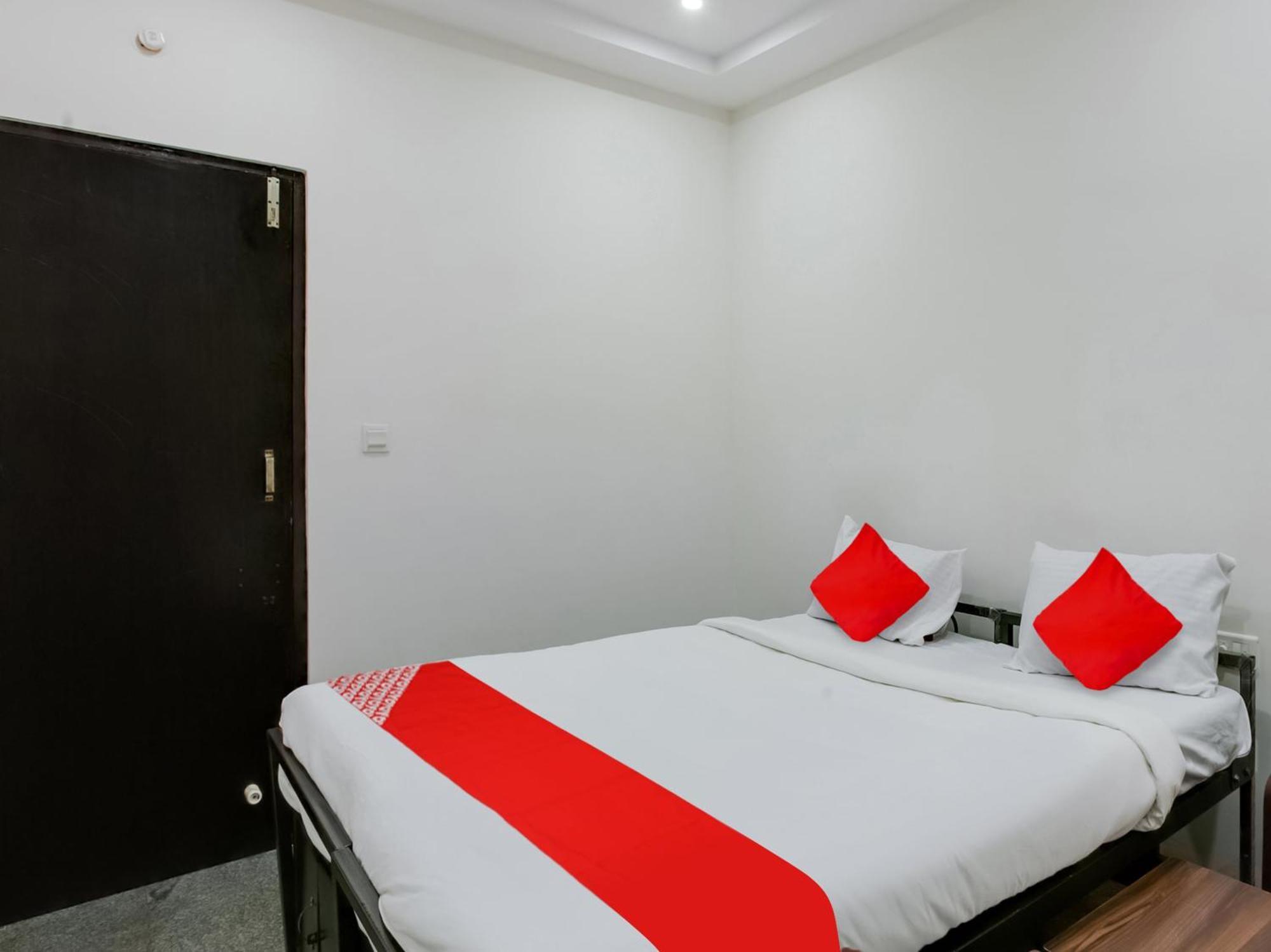 Hotel O Manjushree Boarding & Lodging Nearby Dr.Br Ambedkar Stadium Basveshwar Nagar Bangalore Exterior photo
