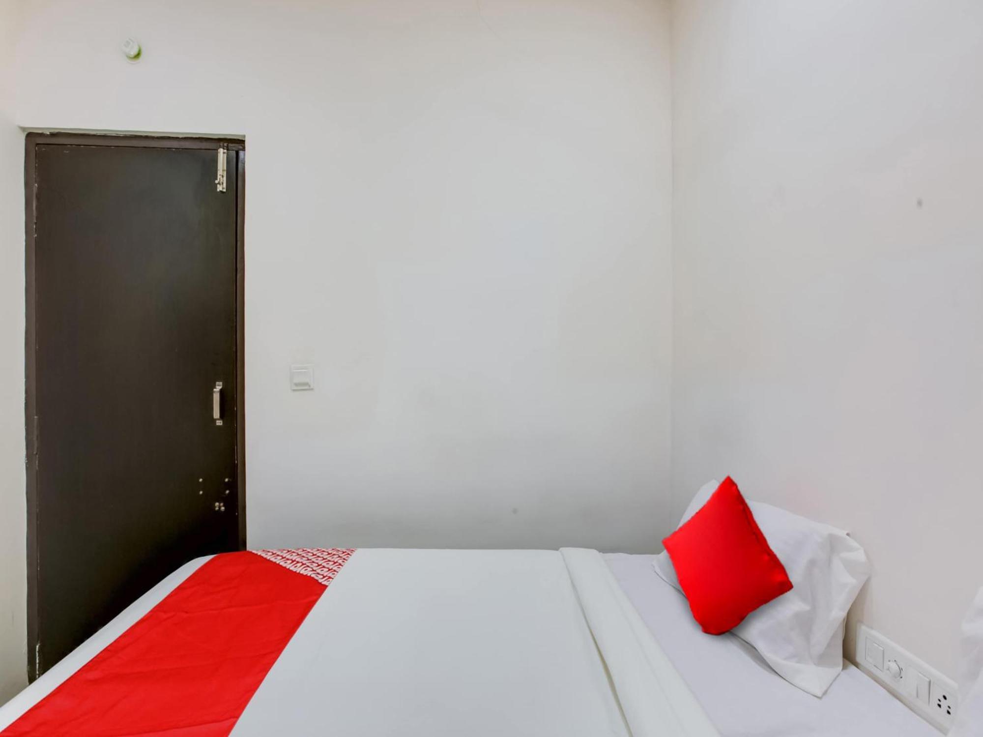 Hotel O Manjushree Boarding & Lodging Nearby Dr.Br Ambedkar Stadium Basveshwar Nagar Bangalore Exterior photo